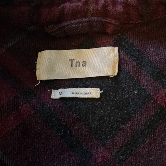 🇨🇦TNA Plaid Long Sleeve - Picture 2 of 5
